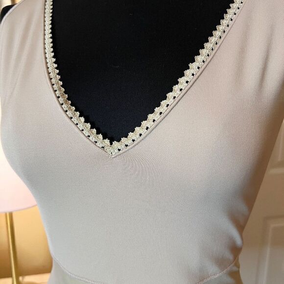 NWOT Spanx Shaping Shapewear V-Neck Top Tank in Nude Size 3X - Picture 2 of 3